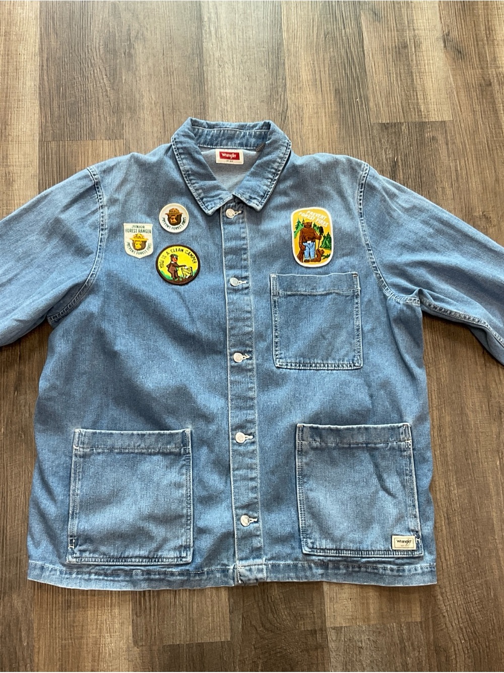 Wrangler Light Blue Denim Work Jacket with Patches Yogi 🐻 SZ XL USED